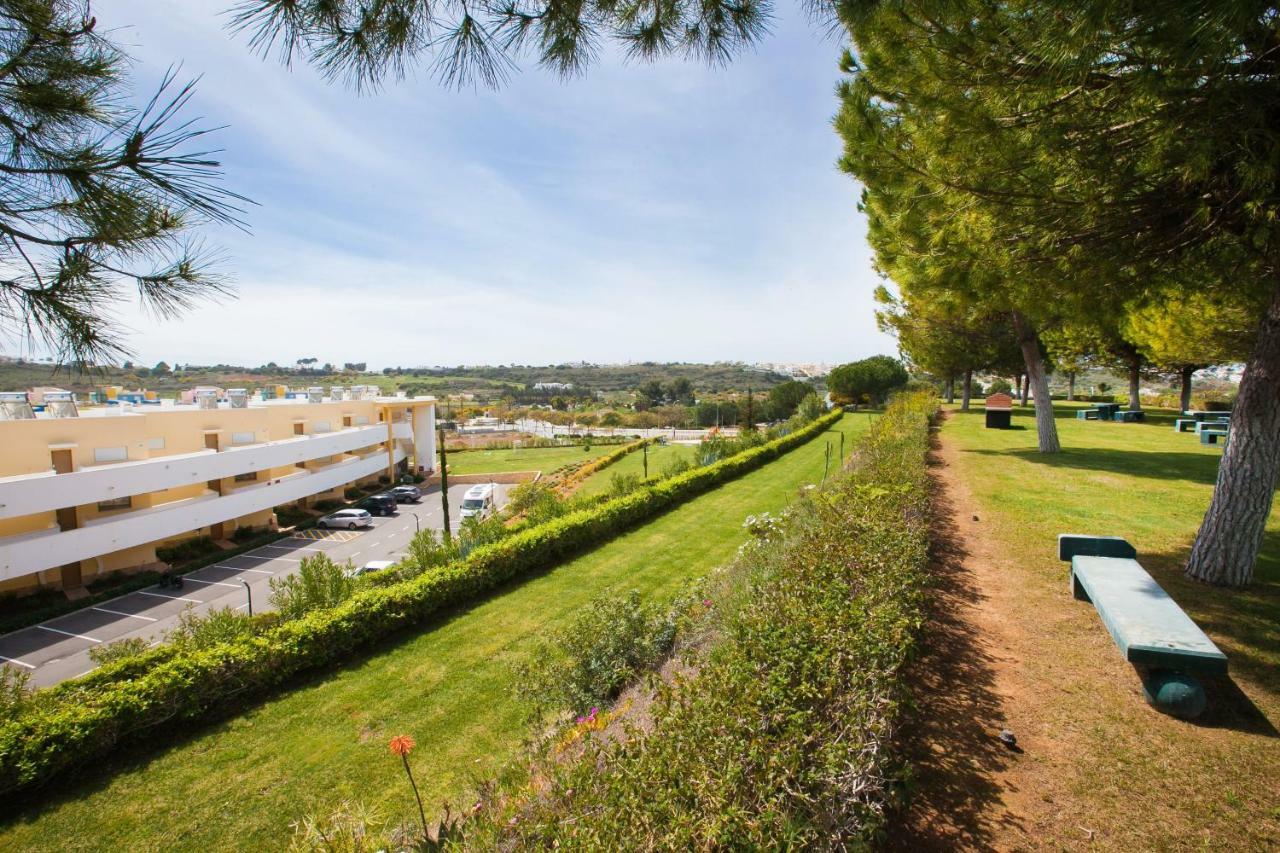 Modern Luxury Near Harbor Of Albufeira